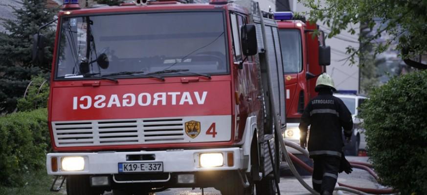 Požar u Sarajevu: Gorio pomoćni objekat u ulici Mjedenica