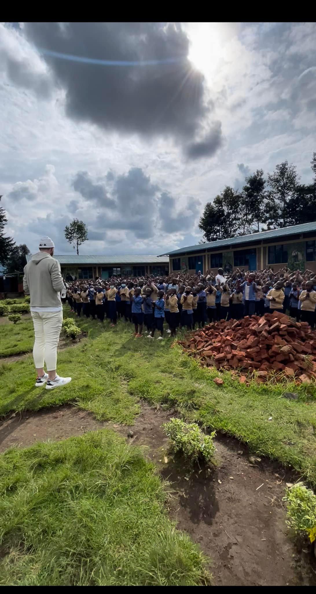 Veliko srce Jusufa Nurkića: Otišao na odmor u Ruandu pa odlučio pomoći djeci u dvije škole
