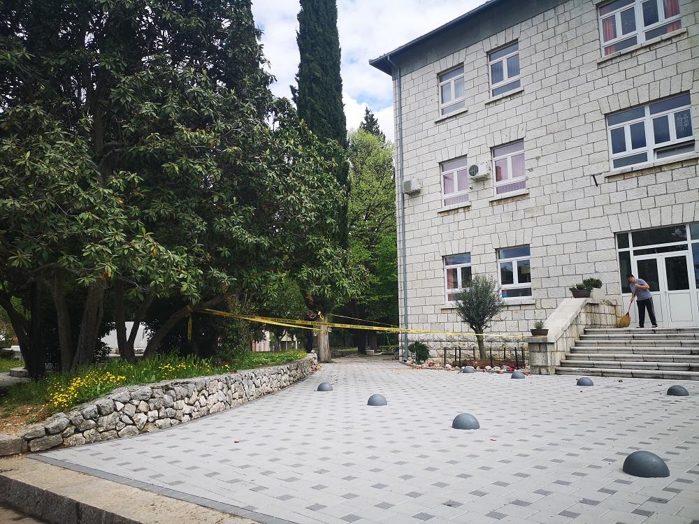 Oštećena osnovna škola u Stocu - Avaz