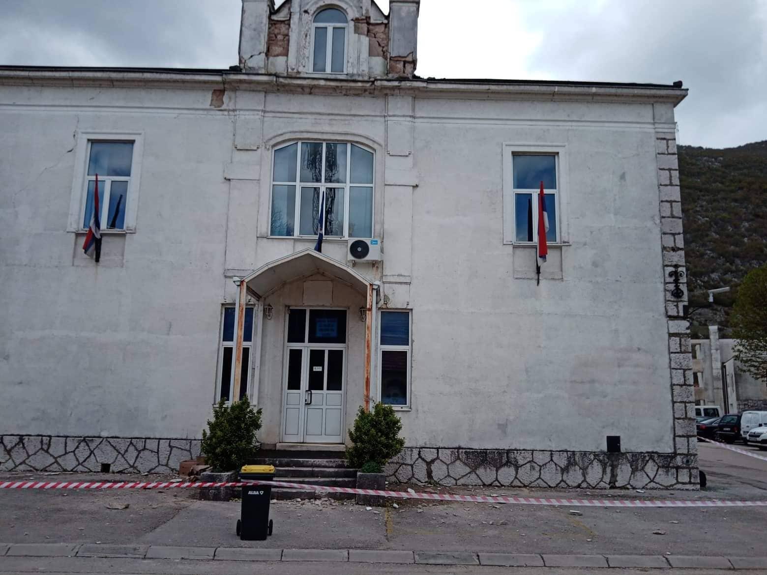 Zgrada Općine Ljubinje: Vidljiva oštećenja - Avaz