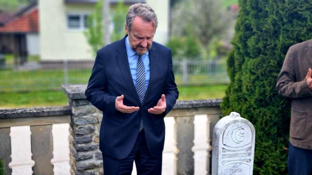 Izetbegović posjetio Šehidsko mezarje Biljani kod Ključa i odao počast žrtvama
