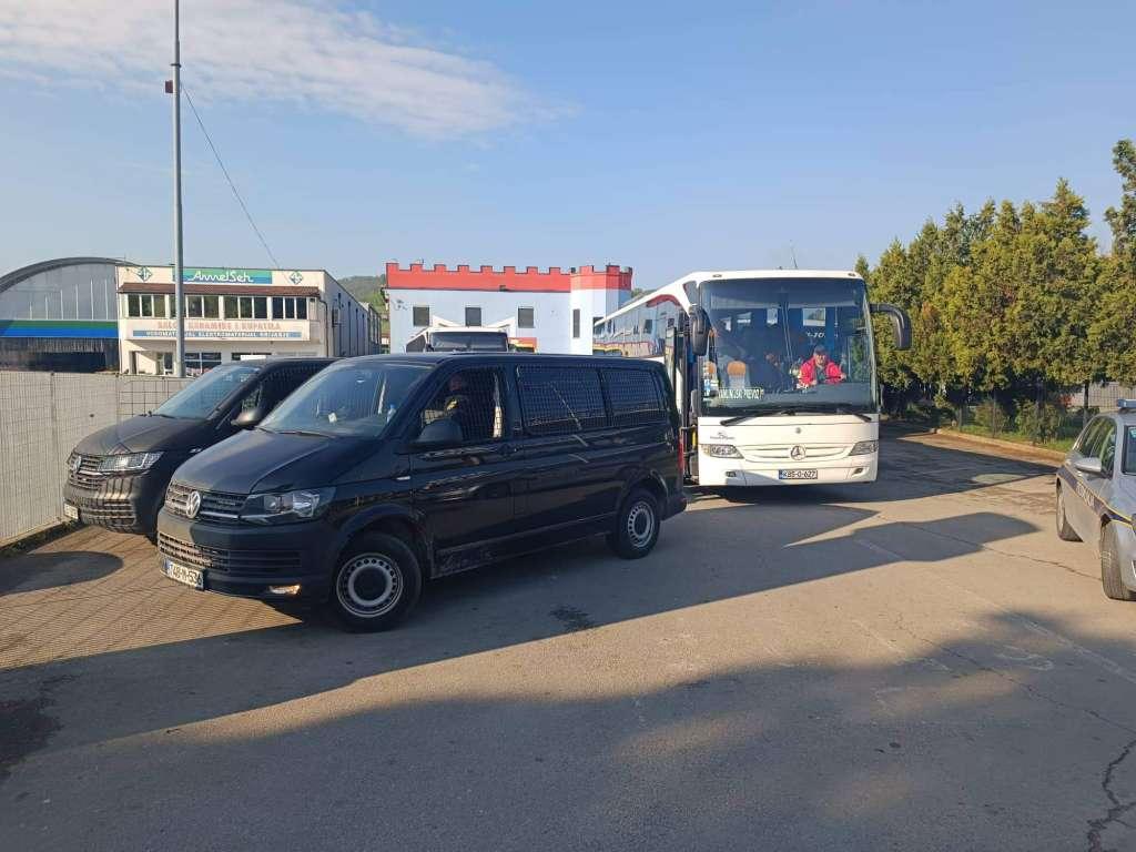 Migranti će autobusima biti prevezeni u Prihvatni centar Lipa - Avaz