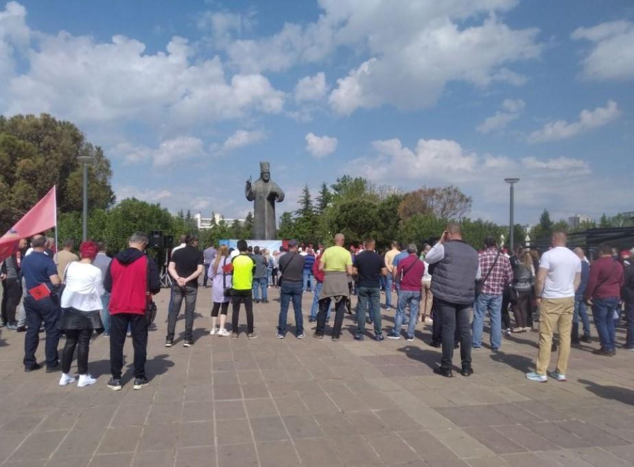 Prvomajska manifestacija na Trgu Svetog Petra Cetinjskog - Avaz