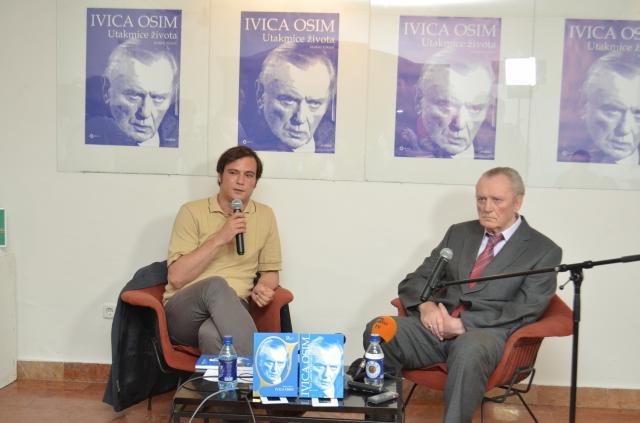 S promocije knjige 2014.godine u Sarajevu - Avaz