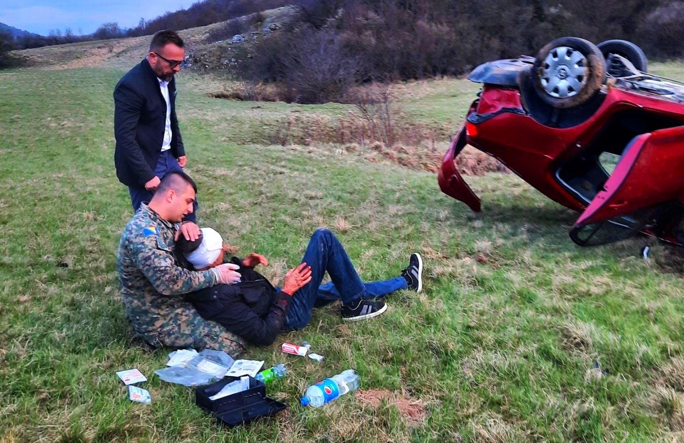Vojnik Oružanih snaga BiH vraćajući se sa zadatka vidio prevrnuto vozilo i pomogao povrijeđenoj osobi