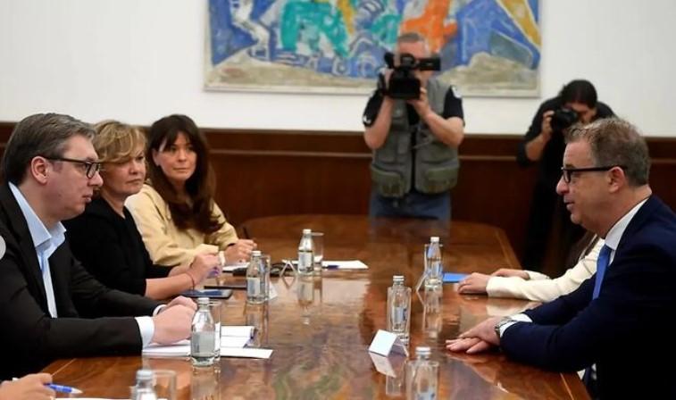 Sastali se Vučić i Bramerc: Glavne teme sastanka su saradnja, ratni zločini, nestali...