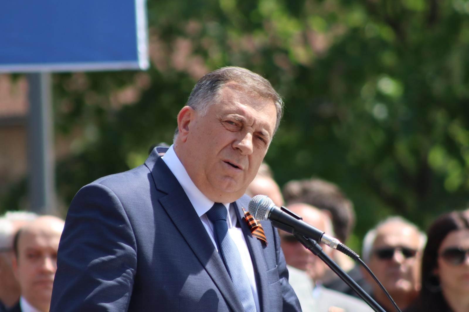 Milorad Dodik na obilježavanju 9. maja u Banjoj Luci - Avaz