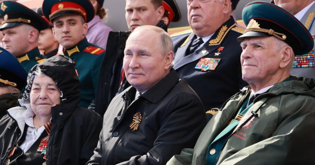 Vladimir Putin na paradi u Moskvi - Avaz
