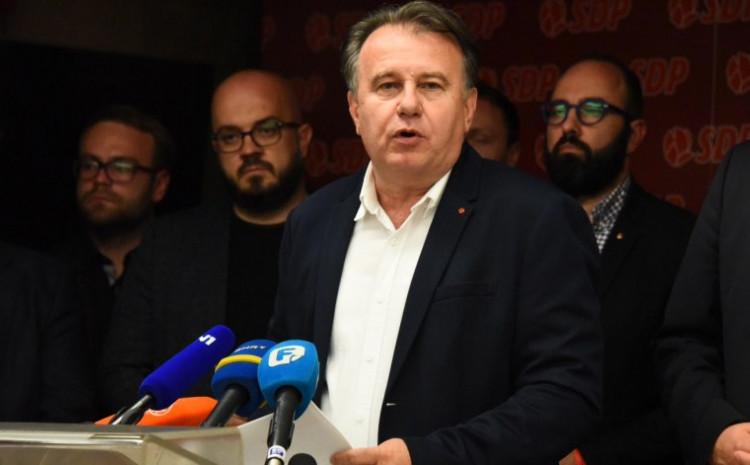SDP BiH: U potpunosti rasvijetliti odgovornost svih aktera iz koalicije SDA-SNSD-HDZ zbog neuspjeha revizije presude za genocid