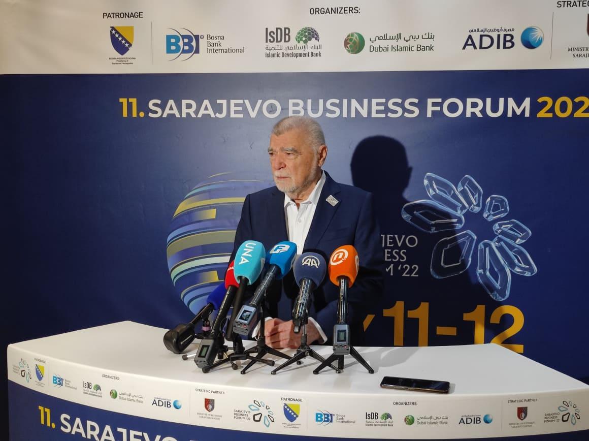 Mesić na Sarajevo Business Forumu: U zabludi su oni koji misle da se BiH može razgraditi