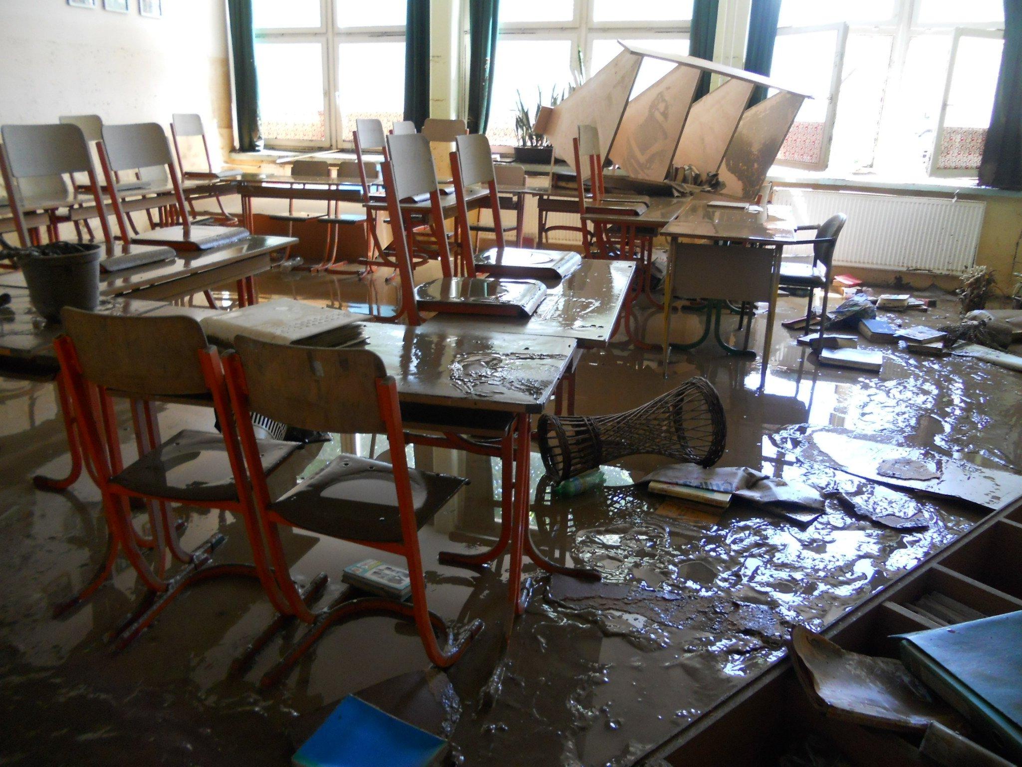 Škola u Maglaju nakon poplava 2014. godine - Avaz