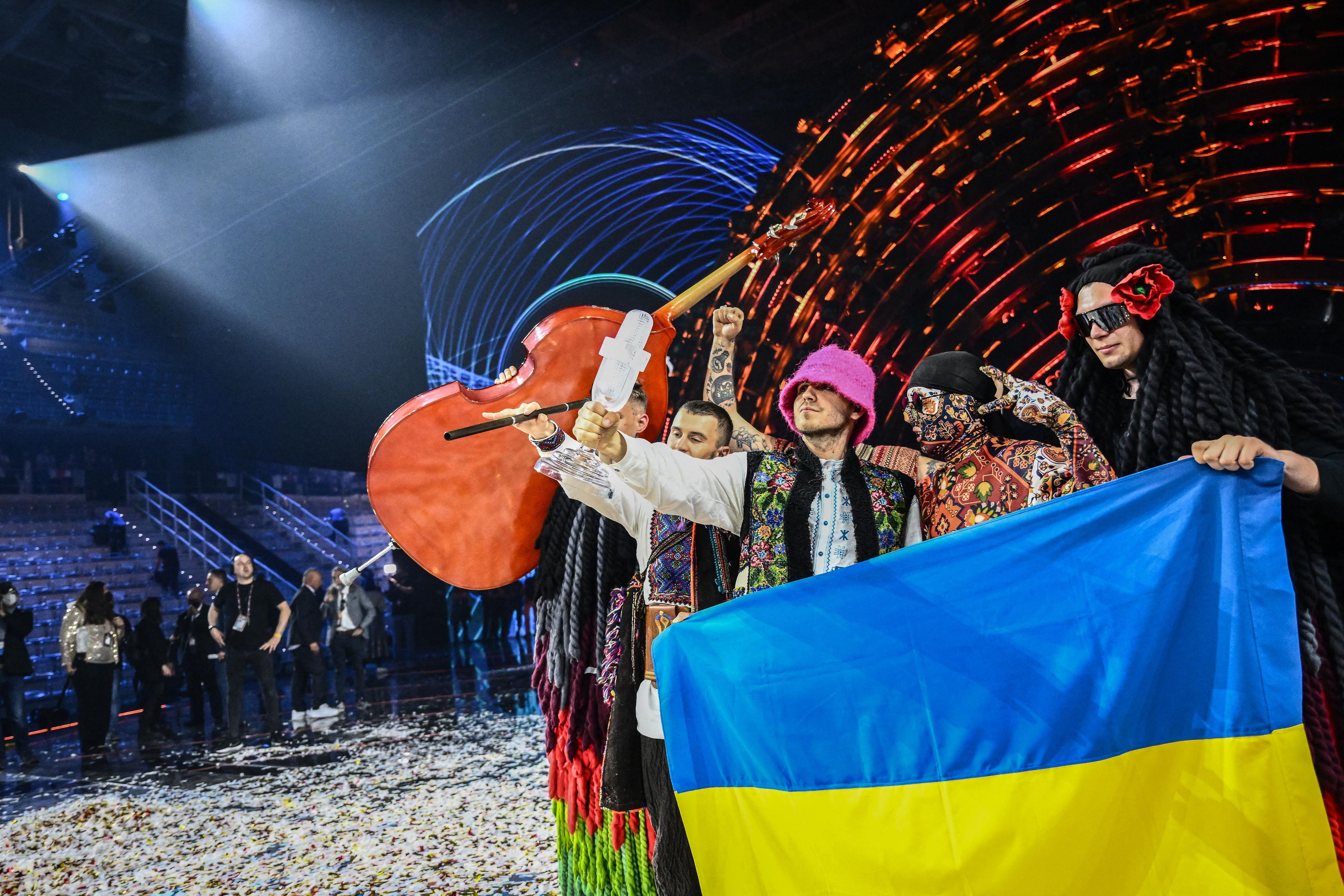 Šta krije tekst pobjedničke pjesme Ukrajine: Posvećena majci repera Olega