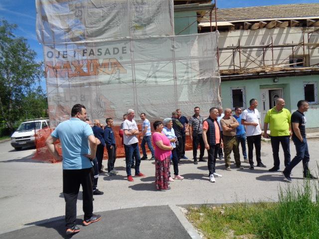Protest građana: Nećemo dozvoliti „fušeraj“ u renoviranju društvenog doma
