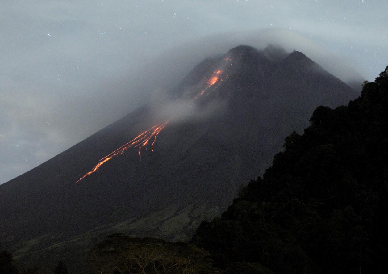 Vulkan se nalazi u Indoneziji - Avaz