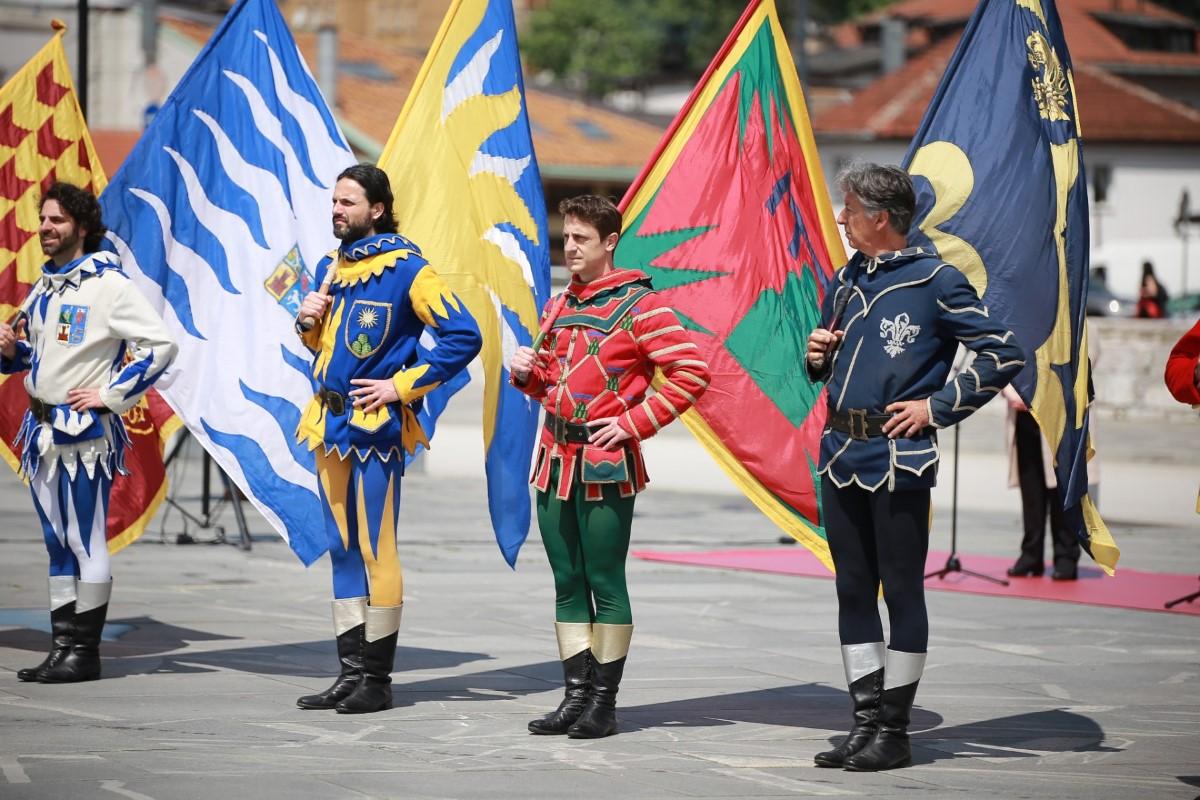 Brojni građani, ali i turisti uživali su danas u nastupu zastavničara iz toskanskog grada Arezza - Avaz