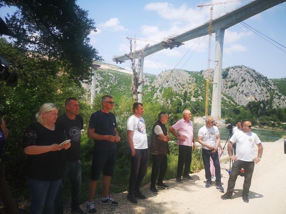 Mještani se okupili simbolično kod mosta Počitelj - Avaz
