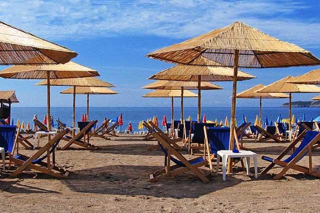Jadranska Kopakobana: Pješčana plaža duga 13 kilometara čeka vas ovog ljeta na toplom jugu