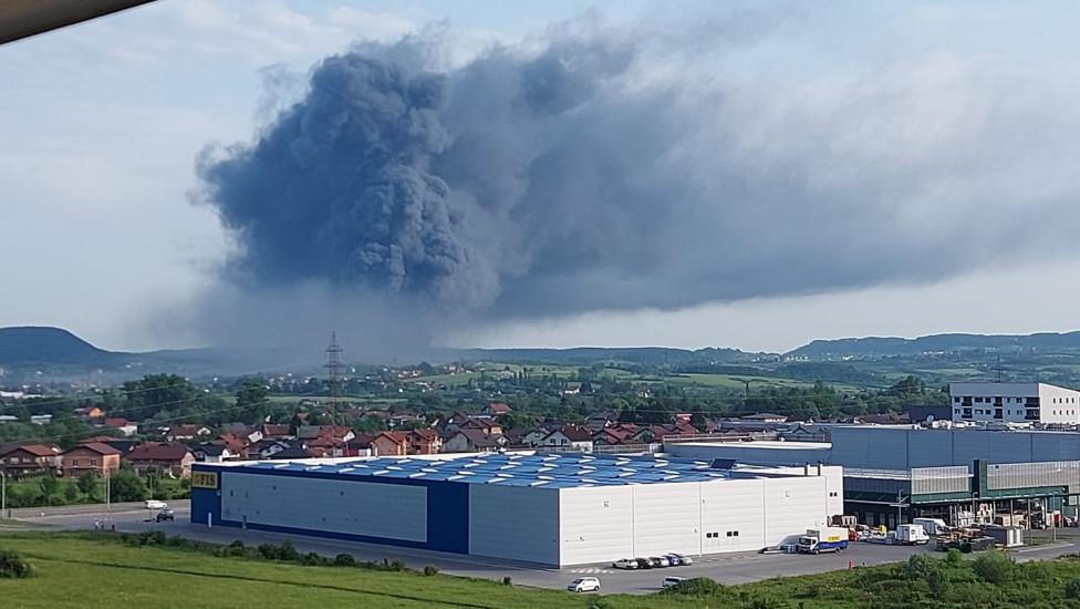 Požar u postrojenju kompanije Austrotherm u Bihaću - Avaz