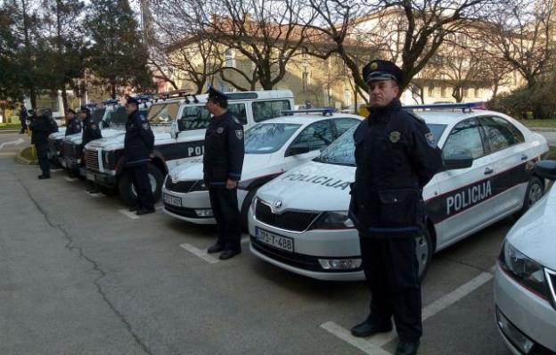 Policijski službenici MUP-a ZDK - Avaz