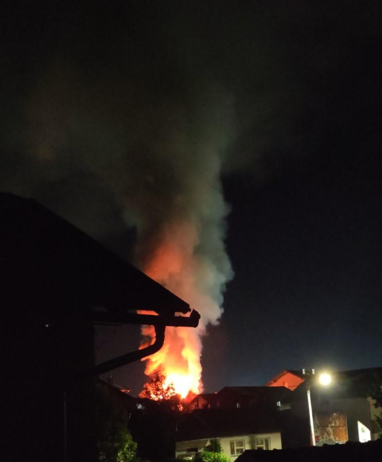 Požar u Bihaću: Gorjela kuća, uzrok još uvijek nepoznat