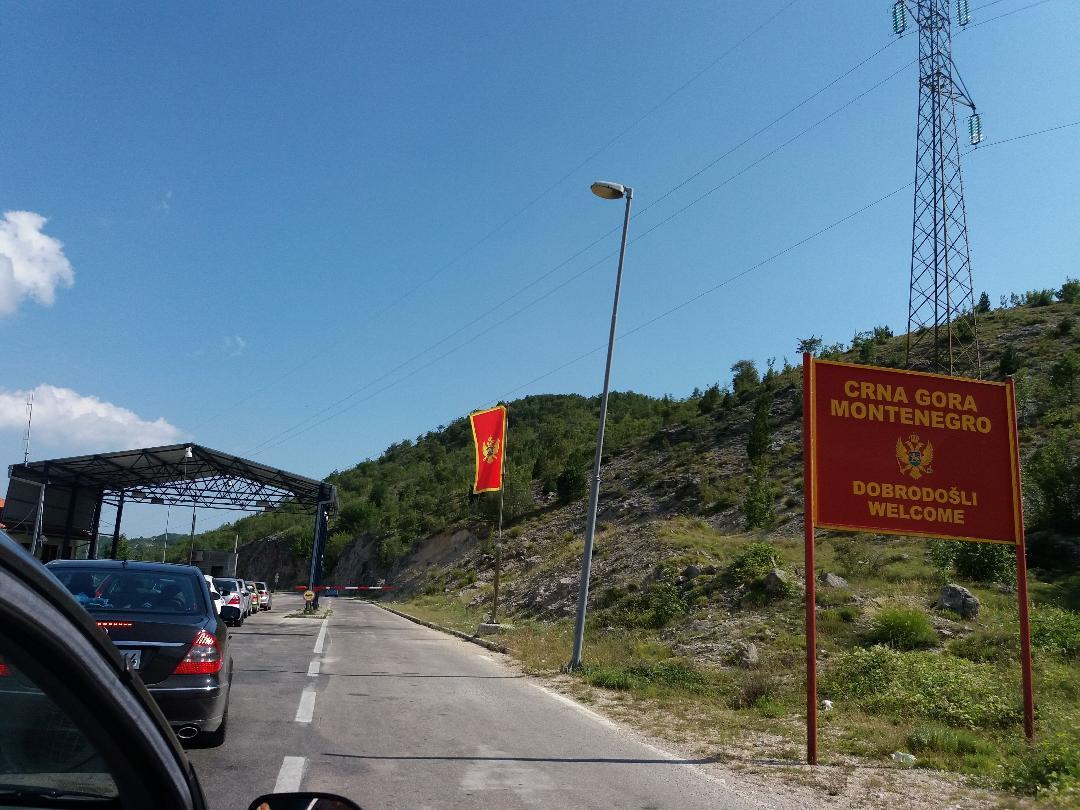 Granični prijelaz Crna Gora - Avaz