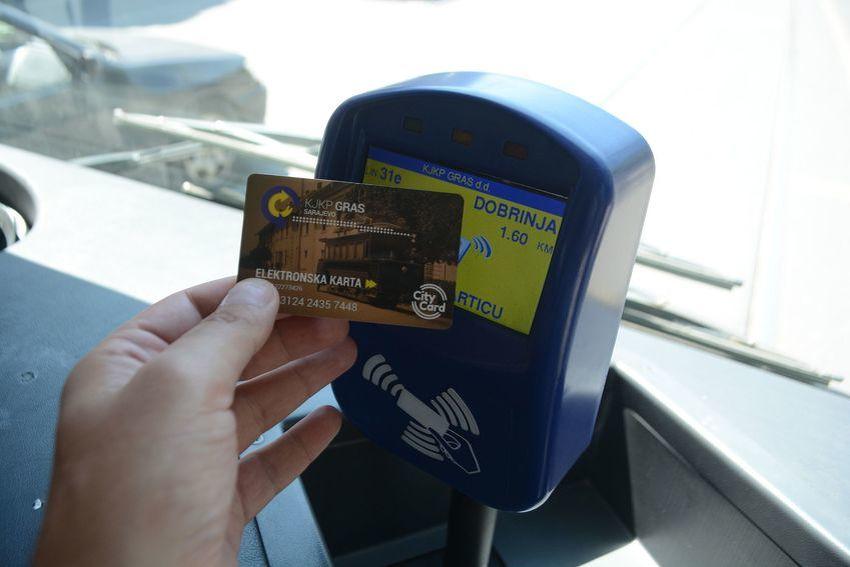 Penzioneri u Kantonu Sarajevo mogu predati zahtjev za elektronske kartice za javni prijevoz