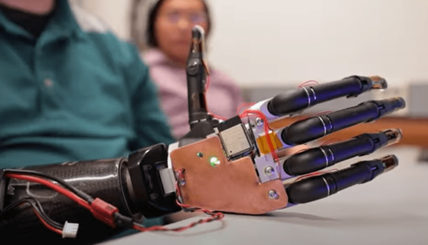 Naučnici kreirali robotsku ruku koja se kontroliše umom
