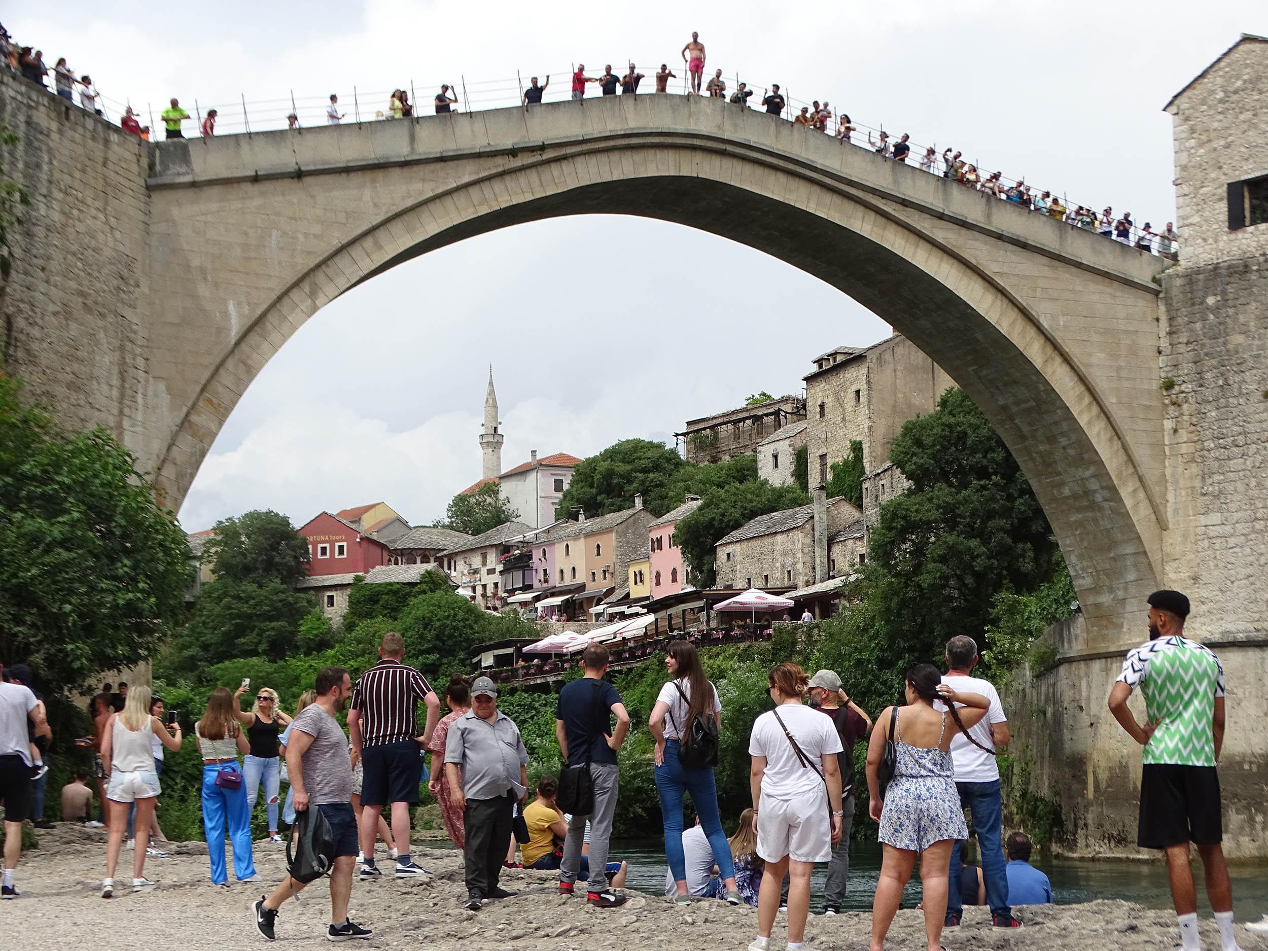 Svi se dive Starom Mostu - Avaz