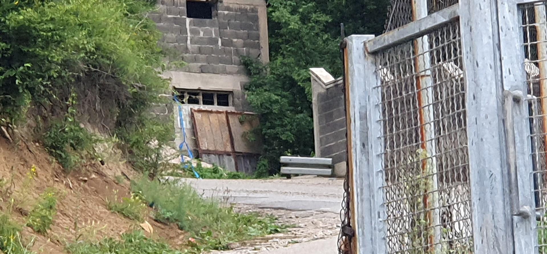 Pucnjava u Bilješevu kod Kaknja: Na vikendici pronađen mrtav muškarac
