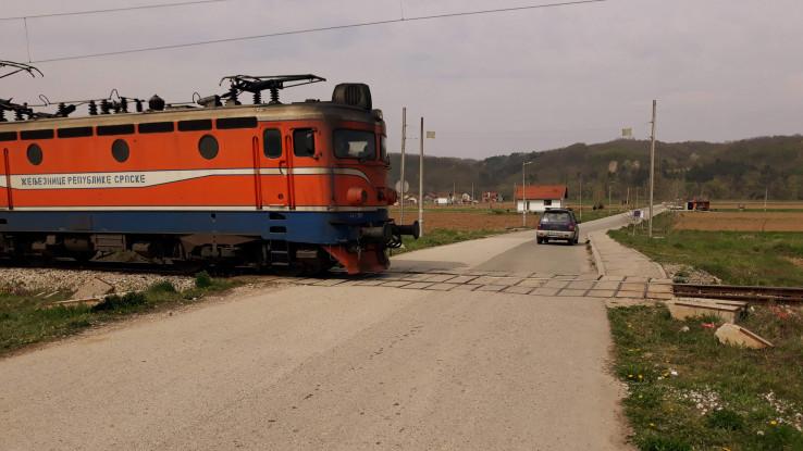 Teretni voz saobraćao iz Šamca ka Doboju - Avaz