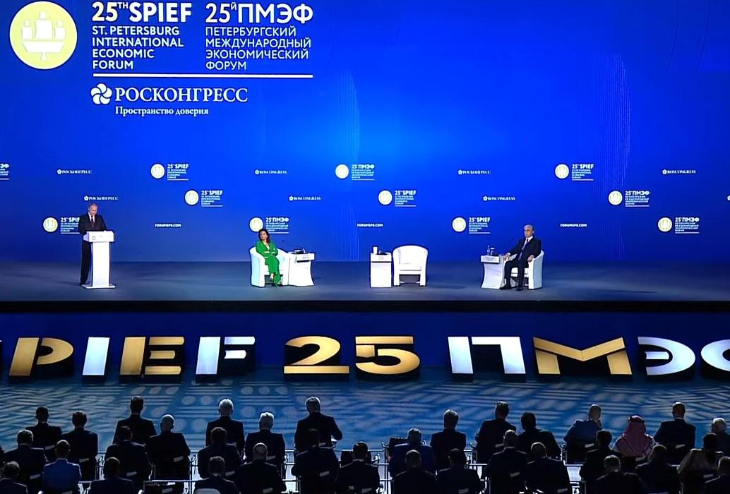 Putin na Međunarodnom privrednom forumu u Sankt Petersburgu - Avaz