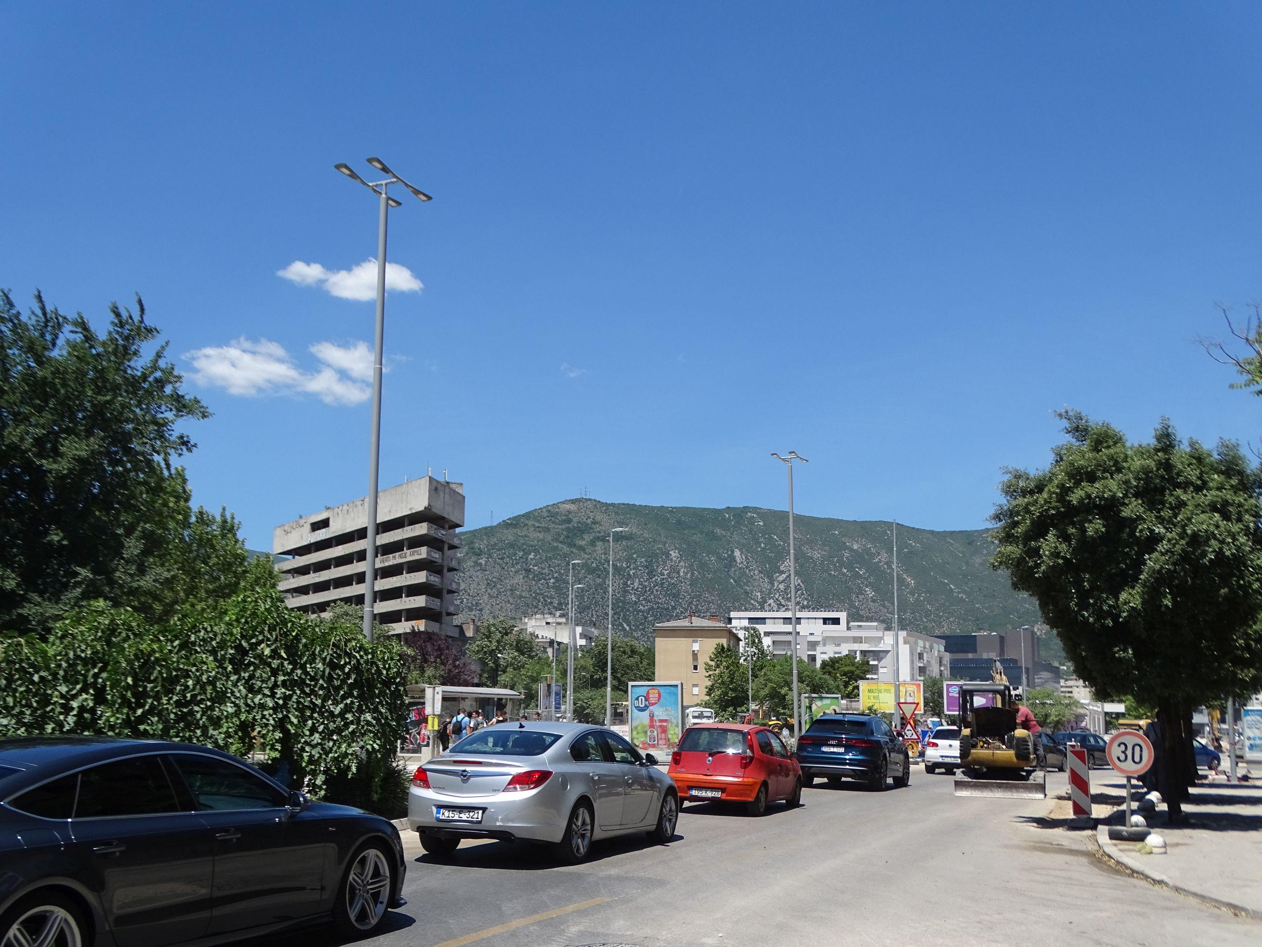 "Avaz" na licu mjesta: Zbog radova na Španskom trgu, gužva u centru Mostara, "ovo je katastrofa"