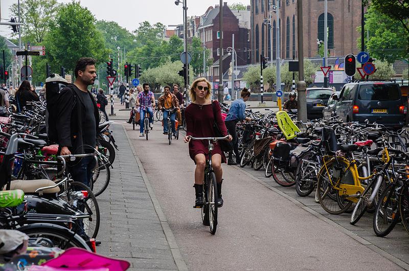 Državljani Velike Britanije sve više koriste bicikla i javni prijevoz