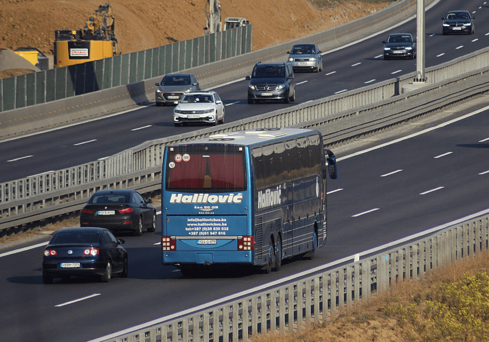 Drama na liniji Zvornik - Dortmund: Autobusu pukla guma u tunelu u Austriji, putnici satima čekali drugi autobus
