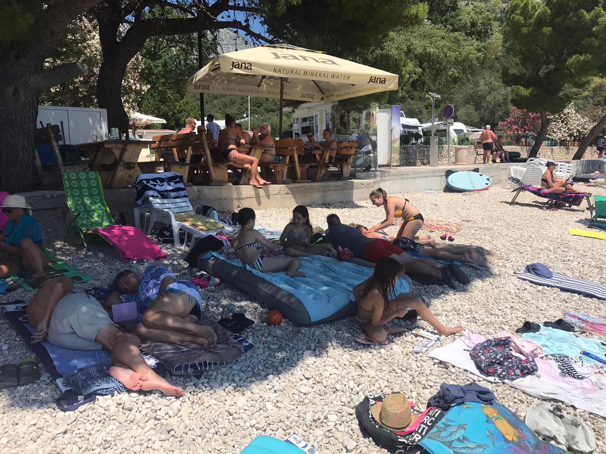 Gosti uživali na plaži - Avaz