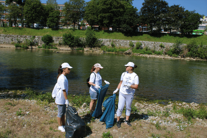 Volonteri u Zenici čistili Kamberovića polje i obale rijeke Bosne u okviru Coca-Colinog projekta Od izvora do mora