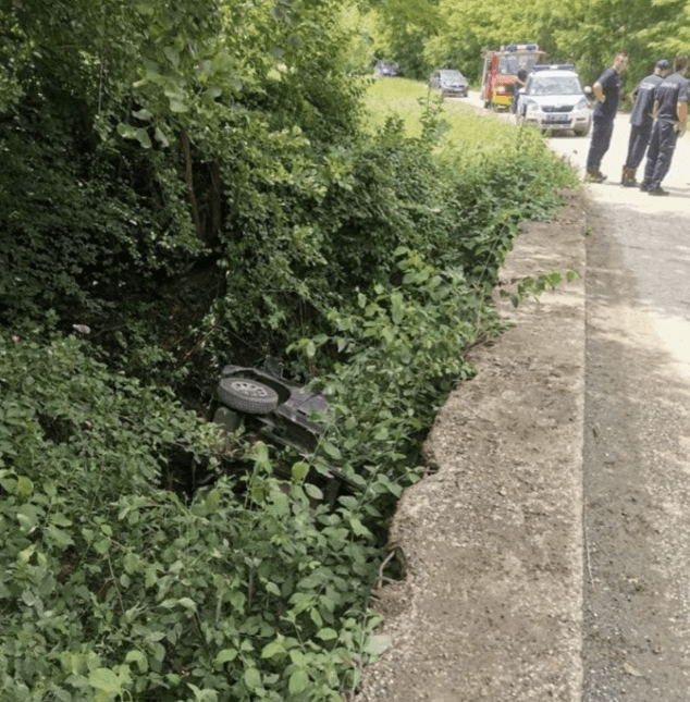 Vozač je, najverovatnije, izgubio kontrolu i auto je sletio na lijevu stranu u korito rijeke Kamenice - Avaz