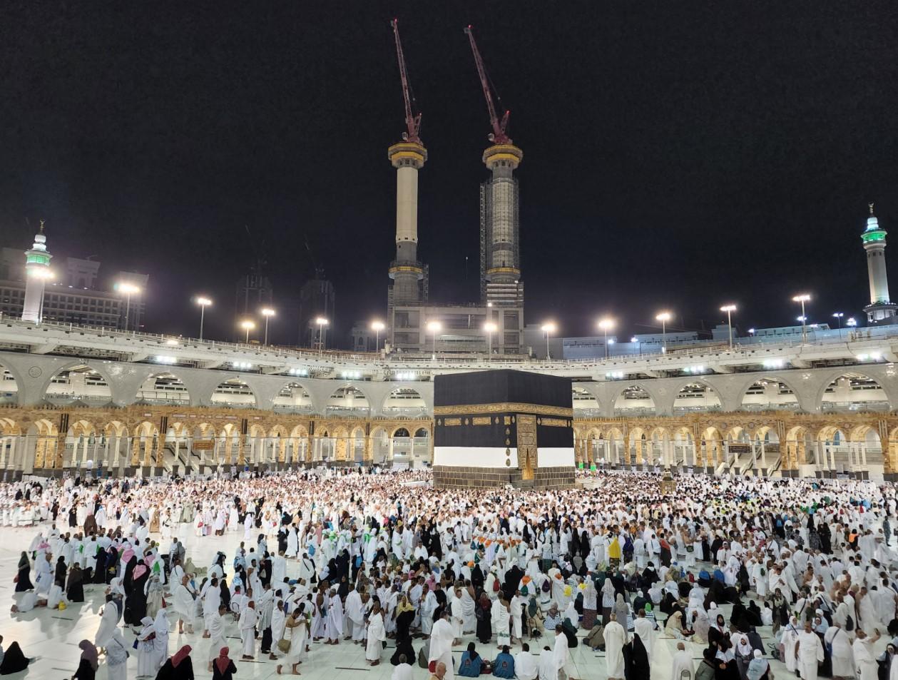Lijepi prizori iz Mesdžidul-harama: Hadžije iz cijelog svijeta pristižu u Meku