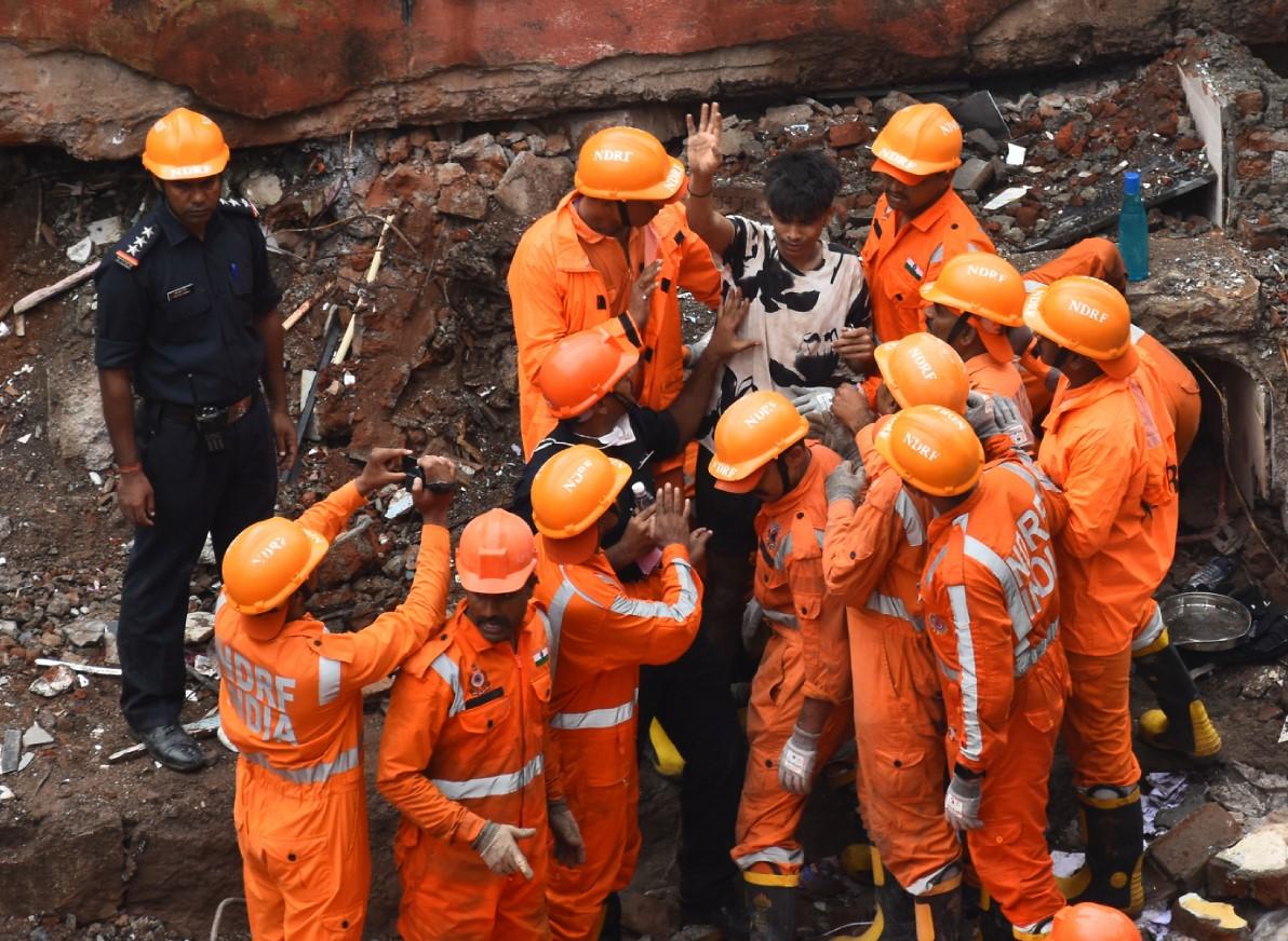 Najmanje 19 osoba poginulo nakon urušavanja zgrade u Mumbaiju