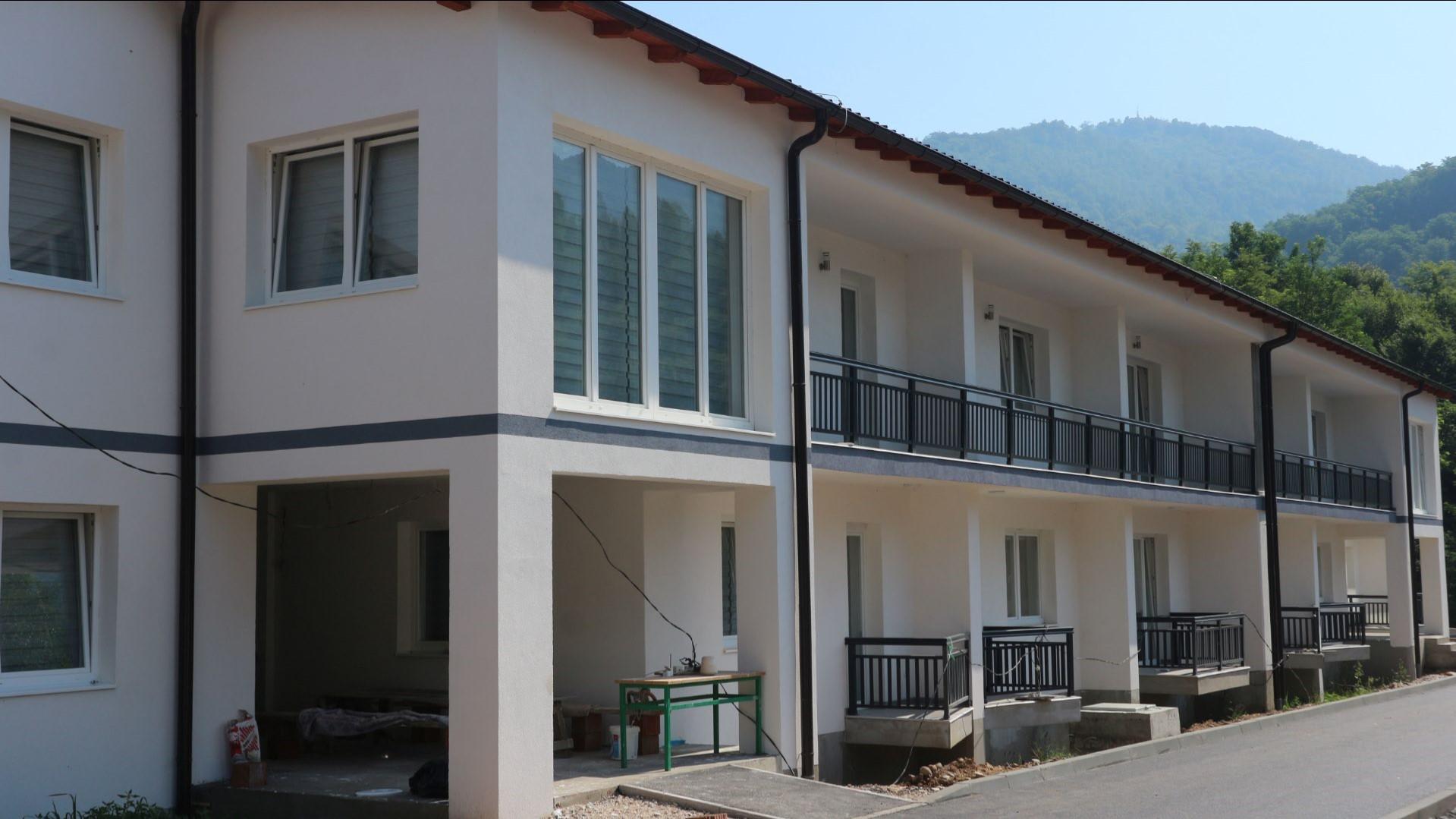Otvorene dvije kuće staračkog doma za majke Srebrenice