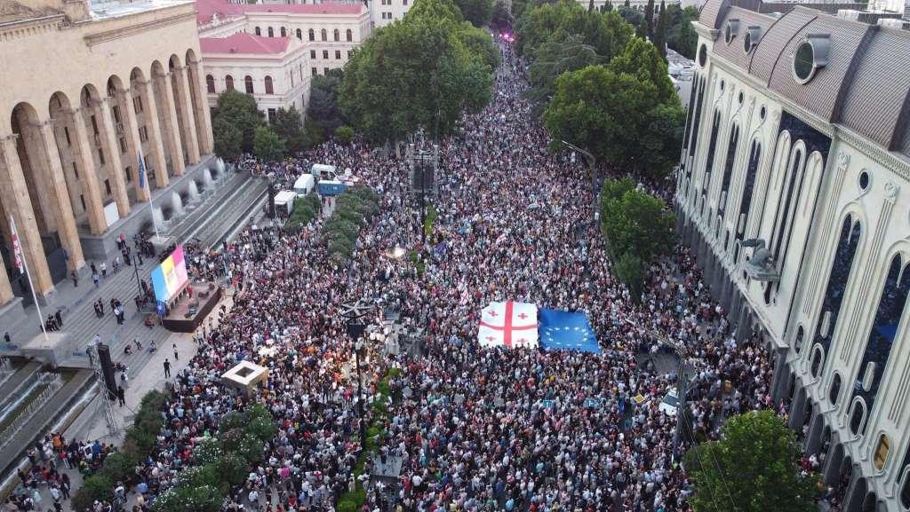 Nisu dobili status kandidata za EU: Više od 35.000 ljudi u Gruziji traži ostavku vlade