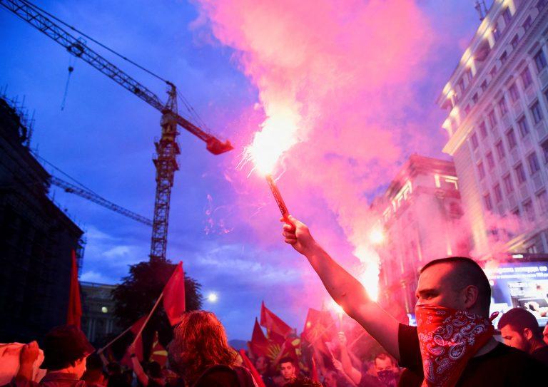 Protesti u Skoplju: U neredima desetine policajaca, političar tvrdi da su ga htjeli ubiti