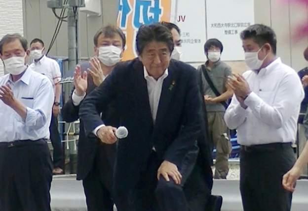 Umro bivši japanski premijer koji je upucan na političkom skupu