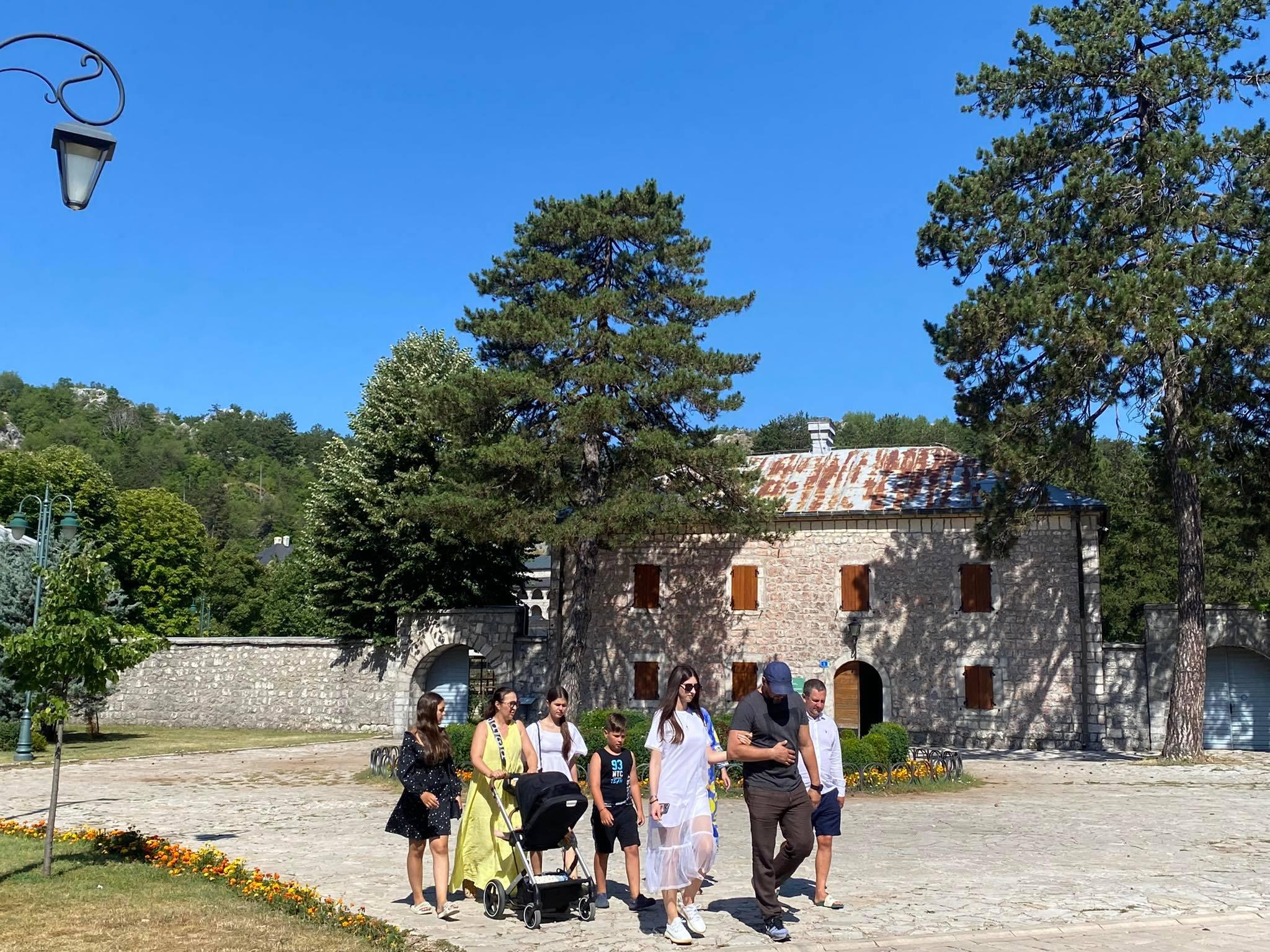Turisti u Cetinju - Avaz