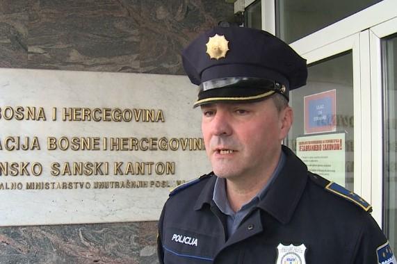 Beganović: Policajci su lakše povrijeđeni - Avaz