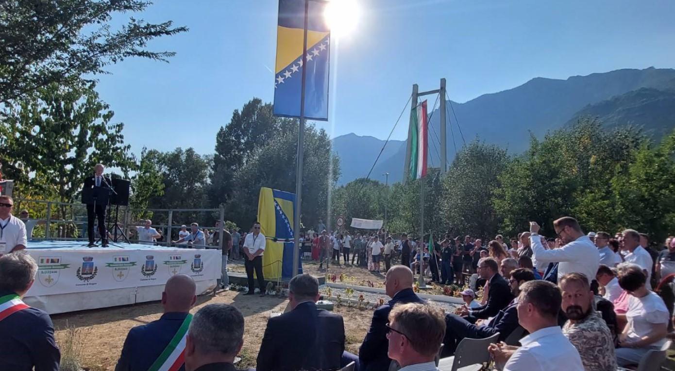 Milan Dunović u Italiji prisustvovao otvaranju spomen-obilježja "Cvijet Srebrenice": Istina je samo jedna