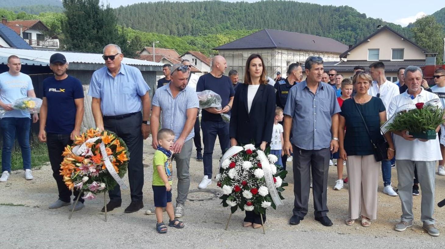 Obilježavanju godišnjice prisustvovali su članovi porodica ubijenih i njihovi sugrađani - Avaz