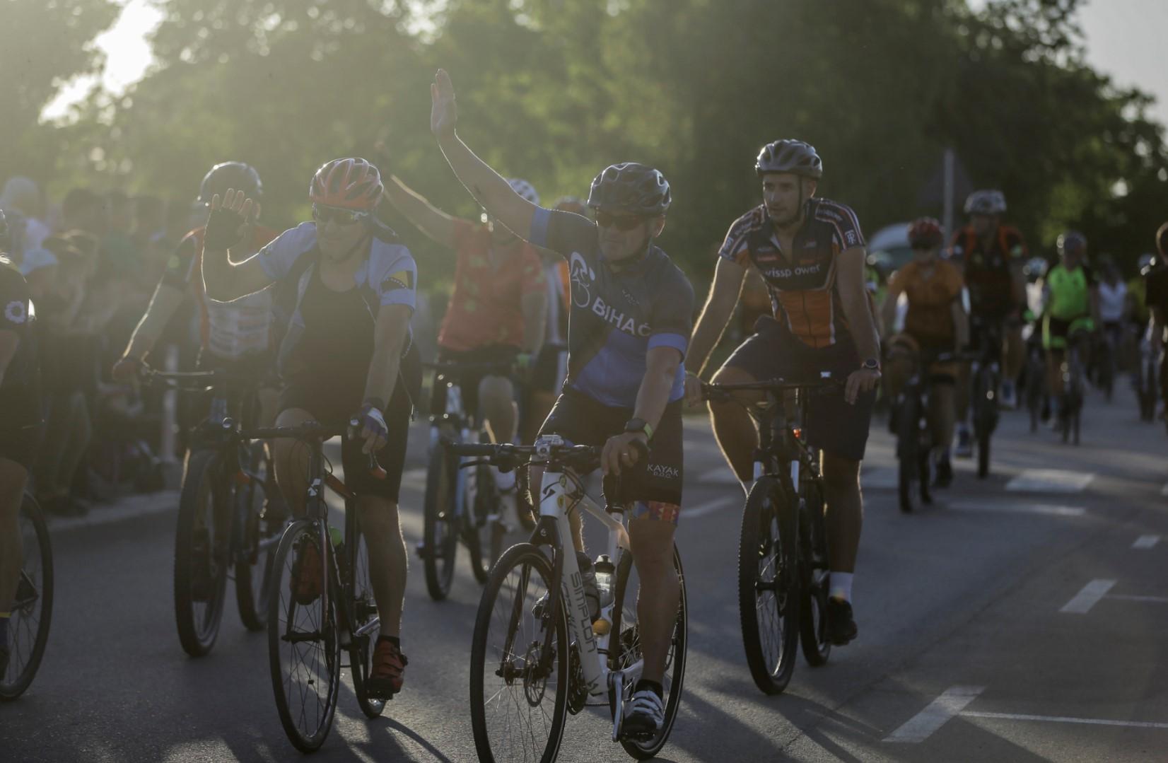 Desetine biciklista stigle u Kamičane - Avaz