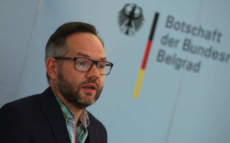 Rot: Planovi Šmita ne odgovaraju rezoluciji Bundestaga