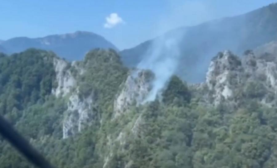 U Kanjonu rijeke Hrčavke na području Nacionalnog parka Sutjeska izbio je požar - Avaz